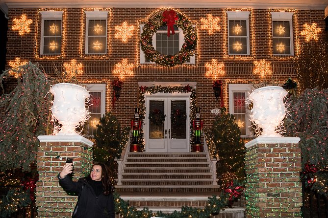 Dyker Heights Christmas Lights and NYC Skyline View Bus Tour - Customer Feedback