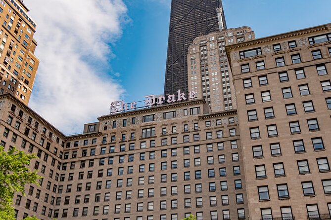 Echoes of Elegance: Chicago's Architectural Splendors - The Importance of Preservation and Innovation