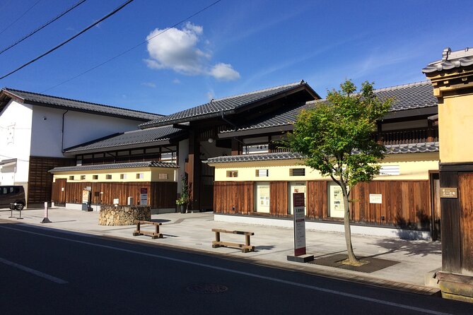 EXPERIENCE TAKAYAMA OLD TOWN & MORNING MARKETS in 1 Hour! - Duration and Timing of the Experience