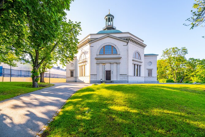 Exploring Stockholm New Town Walking Tour - Dining and Shopping in Stockholm New Town
