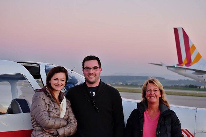 Fly Above the Provence Region in a Private Plane - Pricing and Group Sizes