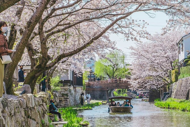 From Nagoya: Castles and Canals in Hikone and Omi Hachiman - Omi Hachiman: Cruising the Picturesque Canals