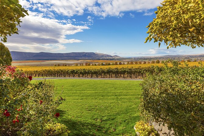 Full Day Seattles W2 Tour - Wineries and Waterfalls - Wine Tasting Experience