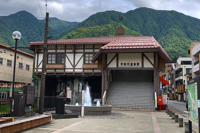 Full Day Tour to Kurobe Gorge and Unazuki Onsen From Kanazawa - Exploring Kurobe Gorge