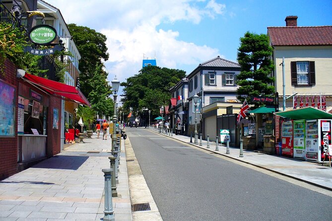 Full Day Walking Tour Around Kobe Mountains Sea and Sake - Lunch and Dining Options