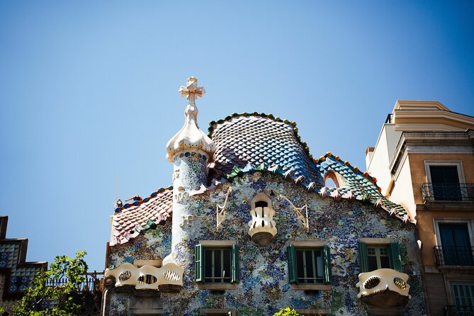 Gaudis Barcelona: Sagrada Familia, Casa Batllo & Mila Tour - Highlights of the Tour