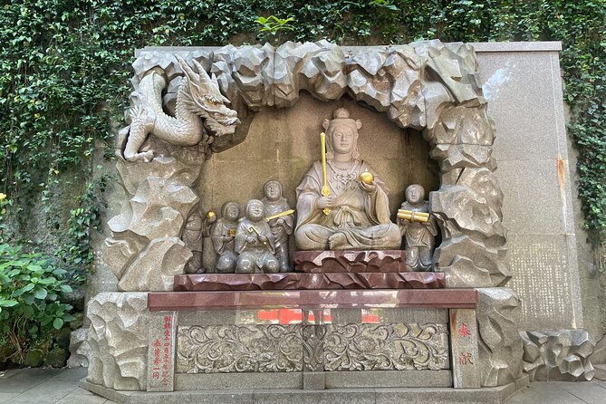 Gourmet and Historical Tour in Enoshima - Exploring Enoshima Island