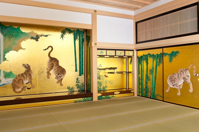 Guided Half-day Tour(PM) to Nagoya Castle and Modern Technology at SCMAGLEV - Witness the Evolution of Bullet Train Technology