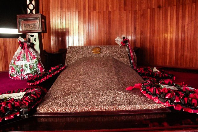 Half Day Accra City Sightseeing Tour With Guide - Booking and Cancellation Policy