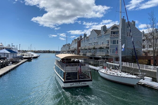 Harbor Lights and Sights Cruise - Wildlife and Historical Insights