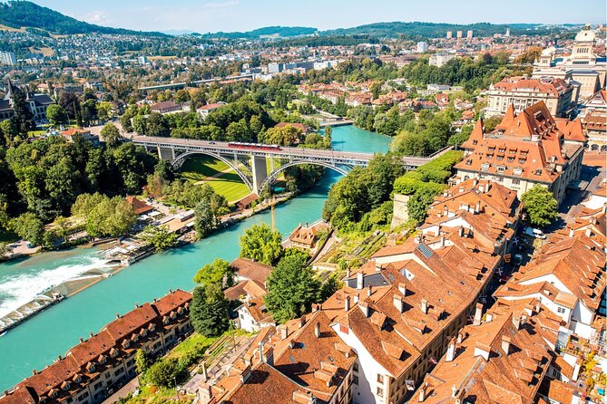 Highlights & Hidden Gems of Bern: Small Group Guided Walking Tour - Tour Highlights