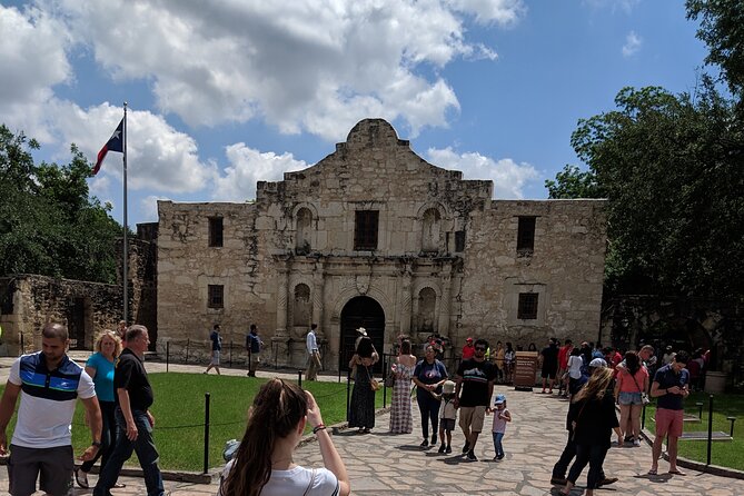 Historic Downtown & Riverwalk Walking Tour - Navigating the Picturesque Riverwalk