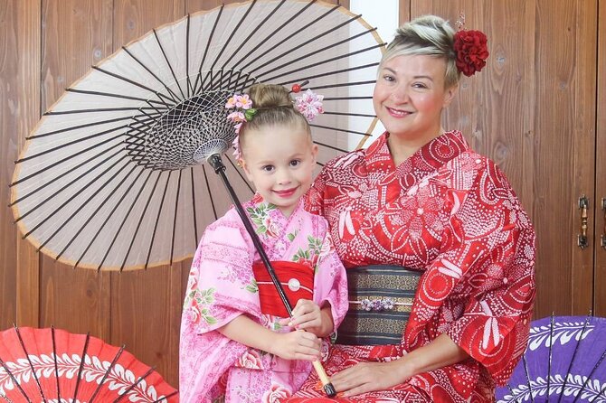 Japanese Traditional Costumes Kimono Yukata Ryuso Photography Course << Hair Set & Point Makeup & Dressing & Photography >> - Choosing Kimonos, Yukatas, and Ryusos