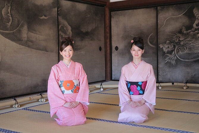 [Kyoto, Kiyomizu-Dera Temple] 3-Minute Walk to Kimono Plan - Kimono Fitting and Transformation