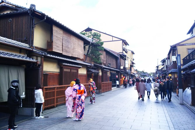 Kyoto Late Bird Walking Tour - Encountering Geishas in Gion