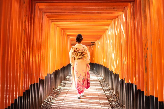 [Kyoto Street Shot] Recording Every Wonderful Moment of Travel With Shutter (Free Kimono Experience) - Photoshoot at Yasaka-Jinja Shrine