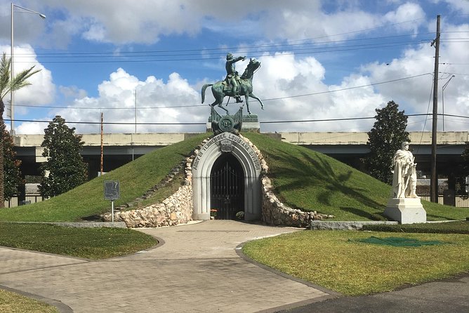 Lake Lawn Metairie Cemetery Walking Tour - Exploring the Historic Metairie Cemetery