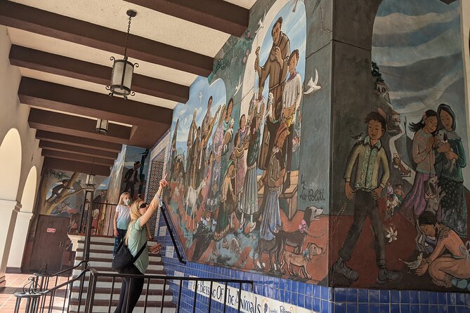 Los Angeles Scavenger Hunt Walking Tour Review - Pricing and Booking