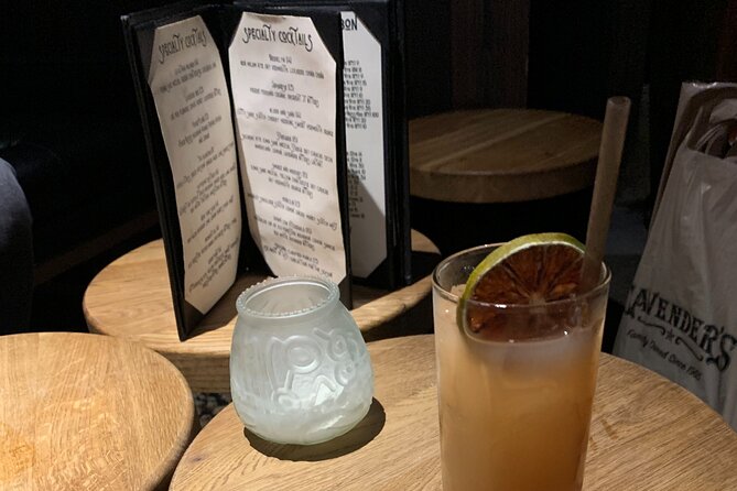 Lost Legends of Texas Pub Crawl Review - Tour Guide Expertise