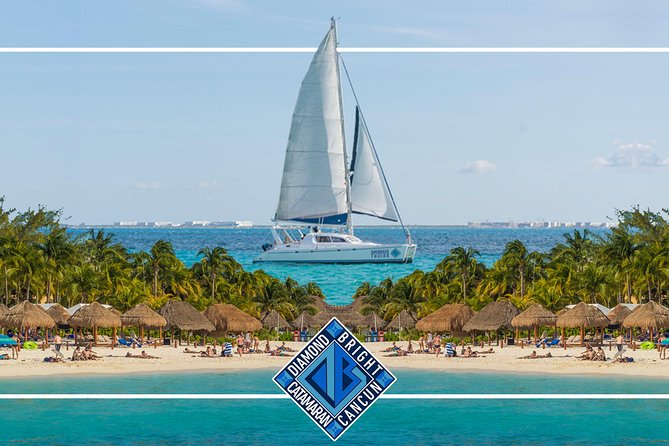 Luxury Catamaran Tour to Isla Mujeres With Transportation From Playa Del Carmen - Dining and Refreshments