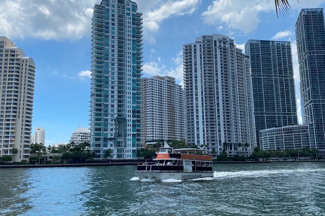 Miami: Biscayne Bay Star Island Sightseeing Cruise+Miami Skyline - Accessibility Features
