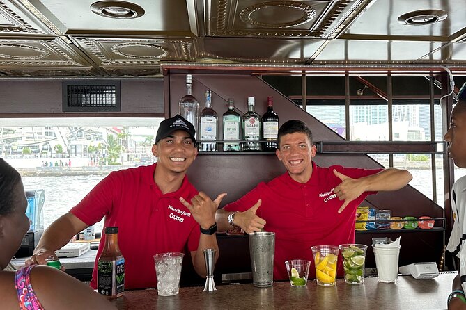 Miami Boat Party Review: Expectations vs. Reality - Disappointment and Misrepresentation