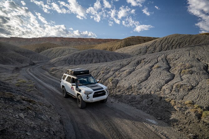 Moonscape Overlook and Factory Butte Offroad Tour - Vehicle Details and Capacity