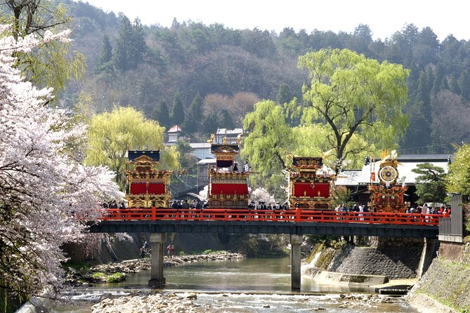 Nagoya to Takayama & Shirakawa World Heritage English Guide - Minimizing Crowd Exposure