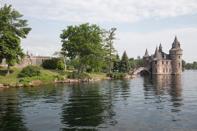Niagara Falls, Toronto & 1000 Islands, 3 Day Tour From NYC - Inclusions and Accommodations