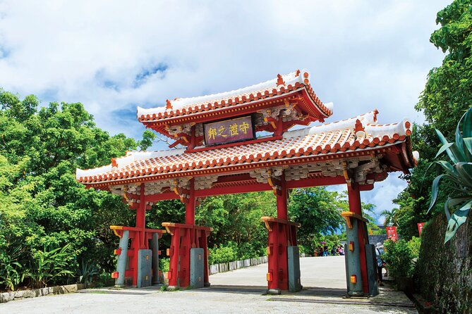 Okinawa Day Tour to the Top Sightseeing Spots - Transportation and Meeting Details