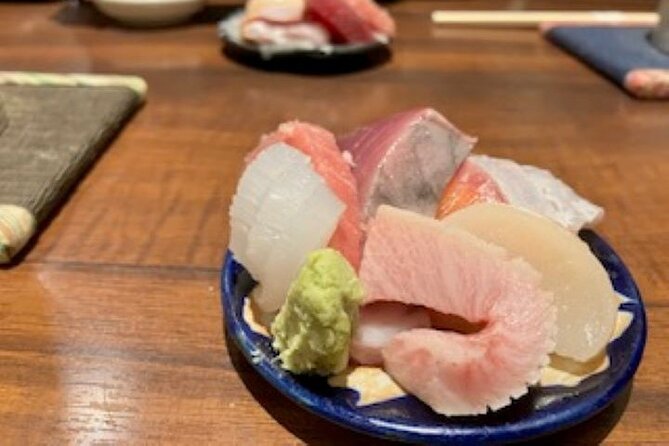 Osaka Castle & Back Alley Gourmet Private Tour - Accessibility and Considerations