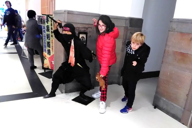 Osaka off the Beaten Path 6hr Private Tour With Licensed Guide - Pickup and Meeting Location Details
