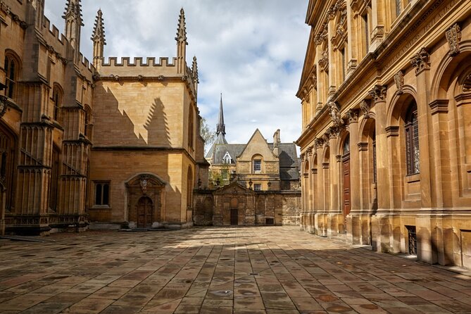 Oxford's Architectural Gems: A Historic Walk - Accessibility Considerations