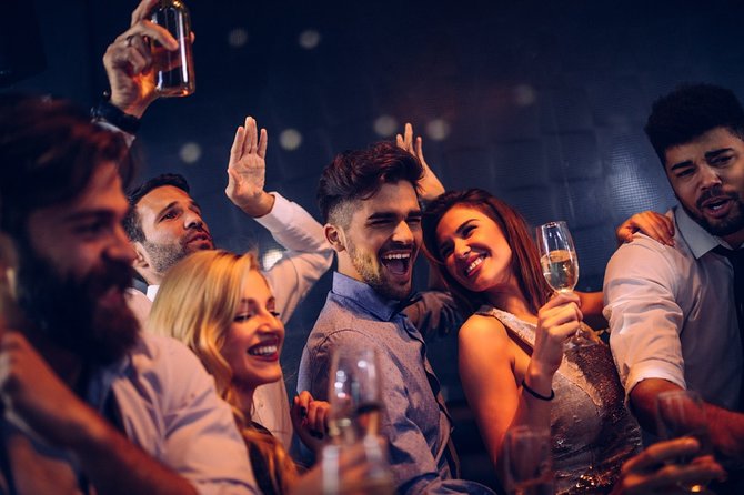 Party Bus Crawl Tour in Las Vegas - Navigating the Las Vegas Nightlife