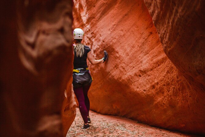 Peekaboo Slot Canyon Jeep Tour - Unveiling Native American History