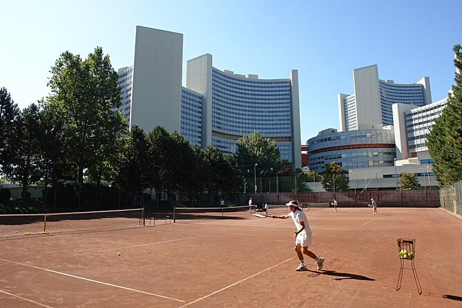 Play Super Friendly Tennis In Vienna - Ask Away