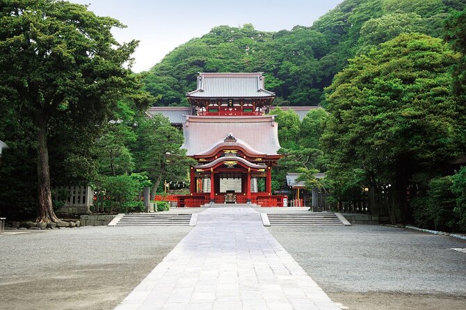 Private 1 Day Tour to Kamakura: Sea, Temples, and Coastal Scenery - Enjoying the Coastal Scenery and Temples