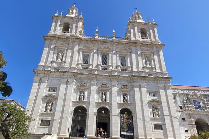 Private City Highlights and Historic Tour in Lisbon by Tuk Tuk - Exploring Lisbons Highlights