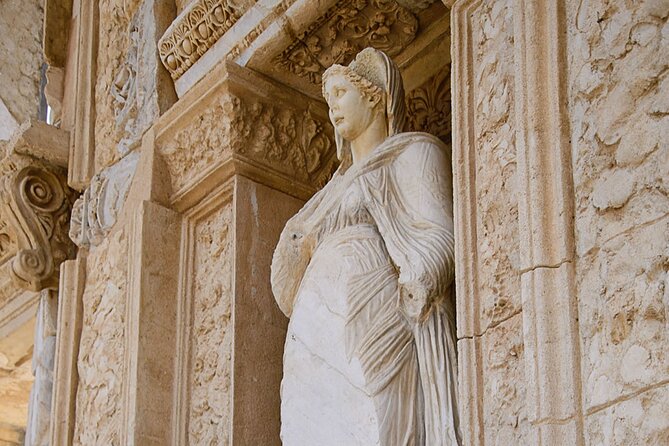 Private Ephesus Tour With Turkish Bath Experience With Lunch - Exploring Ephesus and the Virgin Marys House