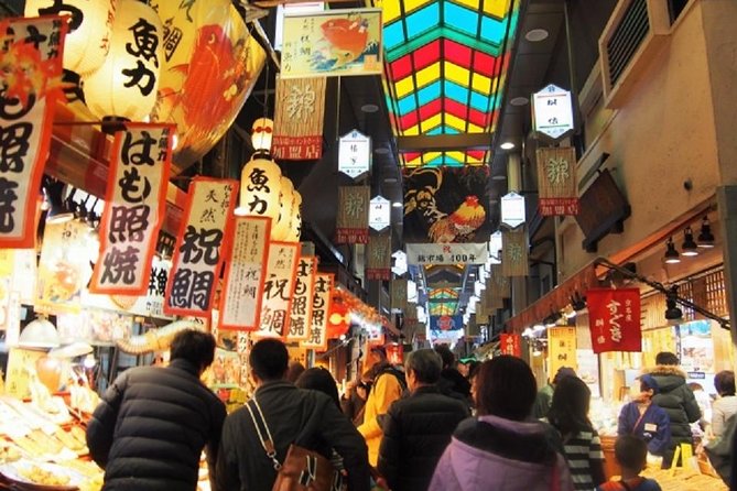 Private Fushimi Inari Sightseeing and Nishiki Food Tour - Discovering Nishiki Food Market