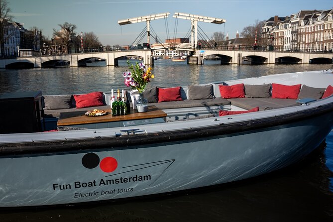 Private Luxury Cruise With Pizza and Drinks in Amsterdam - Ask Away