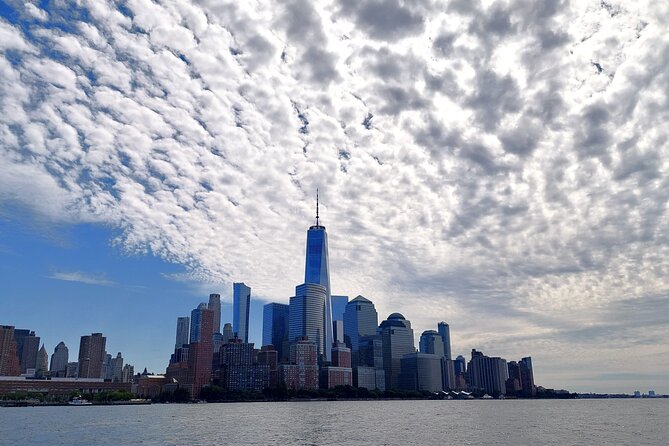 Private Sailboat Guided Tour of New York City - Exploring the Hudson River and New York Harbor