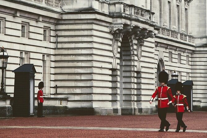 Private Tour in Buckingham Palace Guards - The Changing of the Guard