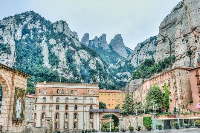 Private Tour Montserrat With Escolanía-Coro and Access to the Virgin - Highlights of the Experience