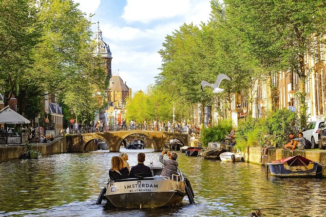 Private Transfer From Rotterdam to Amsterdam, With a 2 Hour Stop - Exploring Amsterdam During the Stop