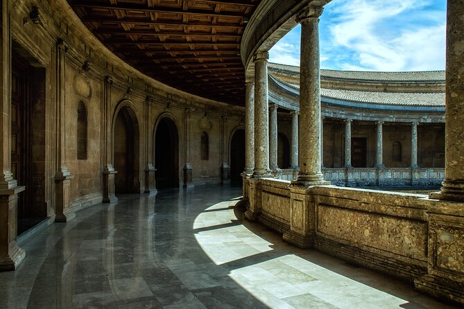 Private Transfer From/To Seville To/From Malaga & Stop Alhambra - Alhambra Tour Experience