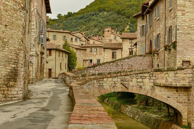 Private Walking Tour in Gubbio With Tasting - Exploring Gubbios Historic Center