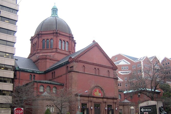 Residences of the Presidentses Walking Tour: Lafayette Square & Foggy Bottom - Engaging and Knowledgeable Guides