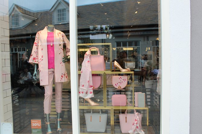 Round Trip Shopping Transfer From London to Oxford Bicester Village - Highlights of Bicester Village