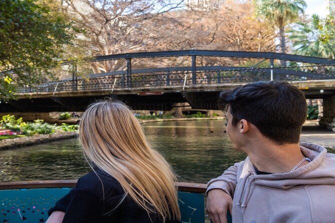 San Antonio Small Group Walking Tour With Riverwalk Boat Cruise - San Fernando Cathedral Visit